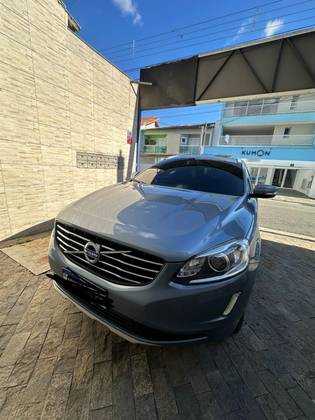 VOLVO XC60 2.0 T5 MOMENTUM GASOLINA 4P AUTOMÁTICO